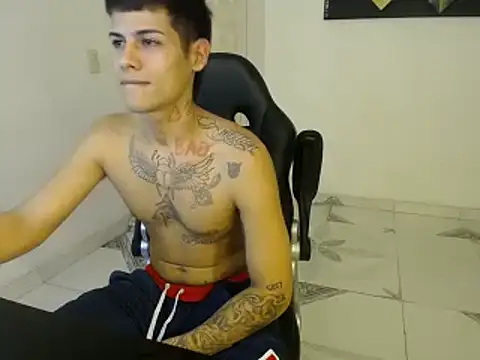 Snapshot of Clyde019 chatting on 01.14.25 Clyde019 online show from 01.14.25