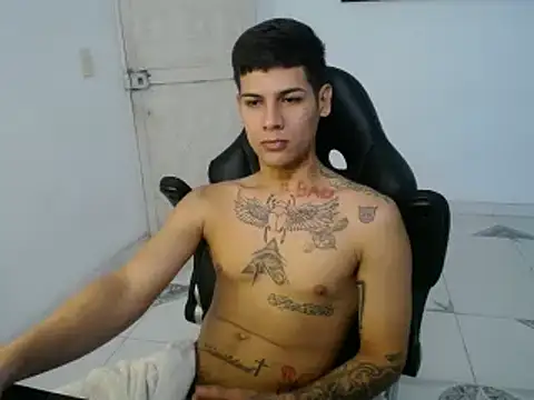 Snapshot of Clyde019 chatting on 01.15.25 Clyde019 online show from 01.15.25