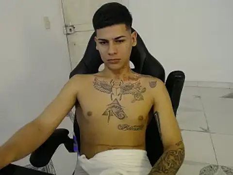 Snapshot of Clyde019 chatting on 01.18.25 Clyde019 online show from 01.18.25