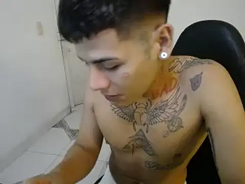 Snapshot of Clyde019 chatting on 01.21.25 Clyde019 online show from 01.21.25