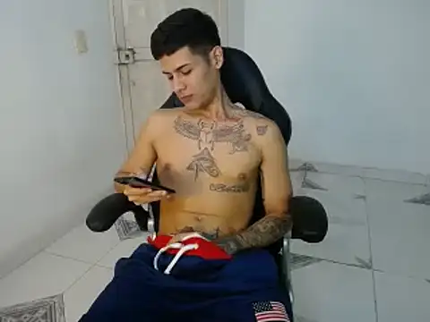 Snapshot of Clyde019 chatting on 02.01.25 Clyde019 online show from 02.01.25