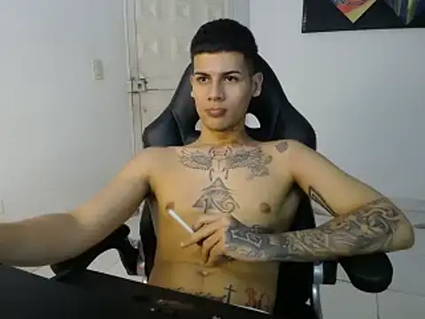 Snapshot of Clyde019 chatting on 02.11.25 Clyde019 online show from 02.11.25