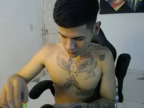 Snapshot of Clyde019 chatting on 02.13.25 Clyde019 online show from 02.13.25