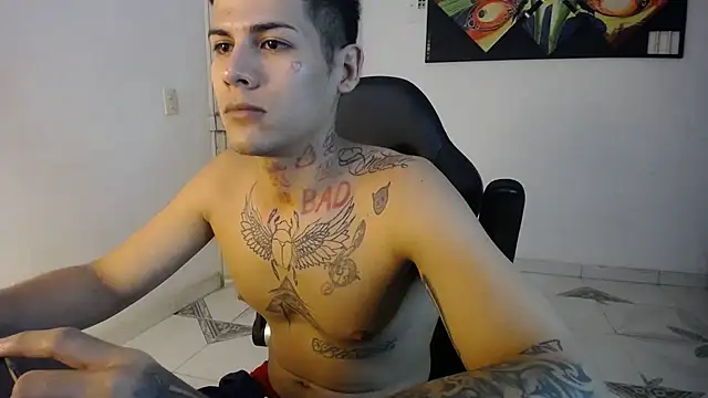 Snapshot of Clyde019 chatting on 02.21.25 Clyde019 online show from 02.21.25