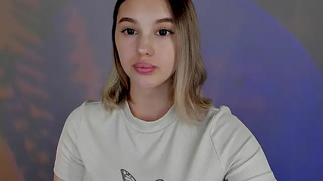 Snapshot of AngelicaKleee chatting on 01.19.25 AngelicaKleee online show from 01.19.25