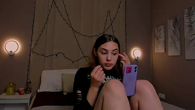 Snapshot of AngelicaKleee chatting on 09.16.25 AngelicaKleee online show from 09.16.25