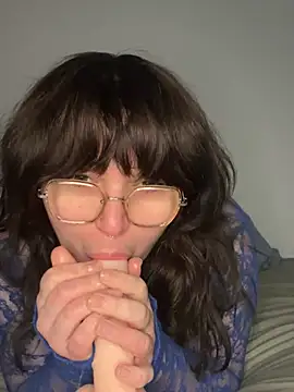 Snapshot of _dwhorekin_ chatting on 02.05.25  dwhorekin  online show from 02.05.25