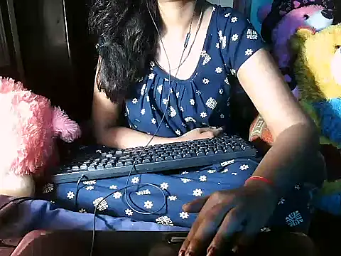 Half Girlfriend  online show from 10.18.25