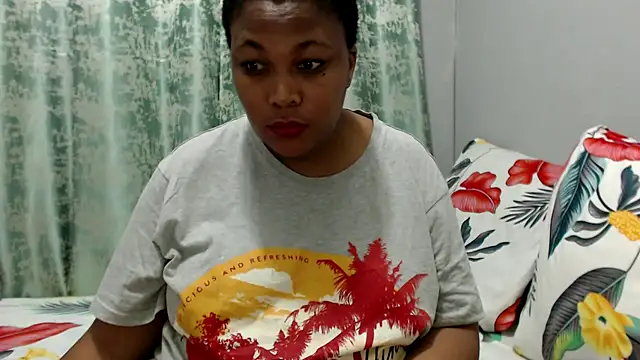 Snapshot of Teassa90 chatting on 09.28.25 Teassa90 online show from 09.28.25