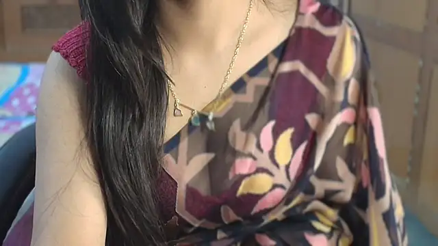 Snapshot of naaya27 chatting on 01.28.25 naaya27 online show from 01.28.25