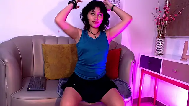 Snapshot of LuciaFerrero chatting on 01.30.25 LuciaFerrero online show from 01.30.25