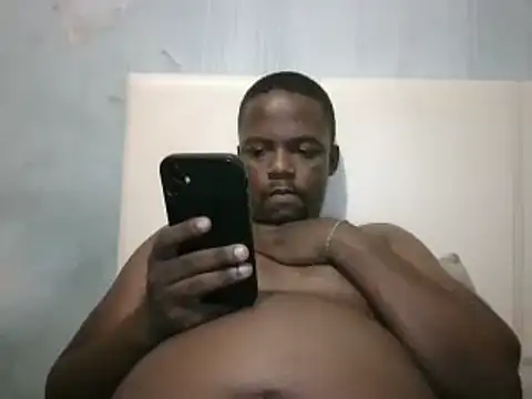 Snapshot of ThamiXX chatting on 01.12.25 ThamiXX online show from 01.12.25