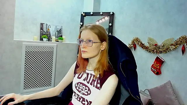 Snapshot of ElizabethHarpper chatting on 01.04.25 ElizabethHarpper online show from 01.04.25