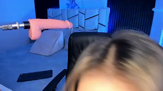 Snapshot of daniiphoeniixx chatting on 01.14.25 daniiphoeniixx online show from 01.14.25