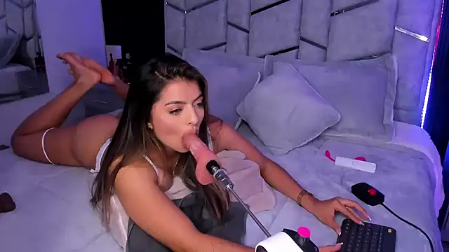 Snapshot of daniiphoeniixx chatting on 01.21.25 daniiphoeniixx online show from 01.21.25