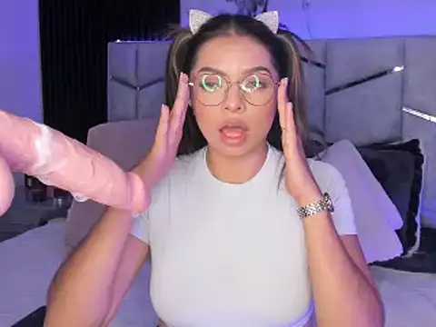 Snapshot of daniiphoeniixx chatting on 02.13.25 daniiphoeniixx online show from 02.13.25