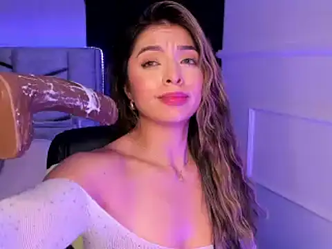 Snapshot of daniiphoeniixx chatting on 02.22.25 daniiphoeniixx online show from 02.22.25