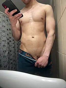 Snapshot of xanaxlil68 chatting on 01.04.25 xanaxlil68 online show from 01.04.25