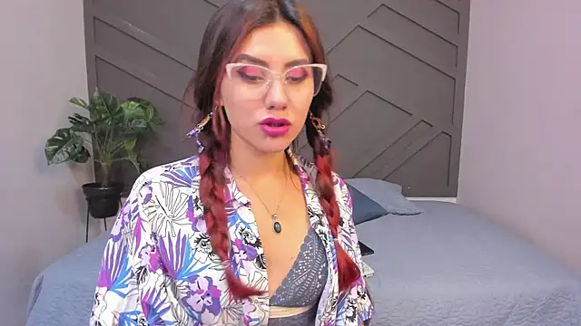 Snapshot of iriis_rosse chatting on 01.30.25 iriis rosse online show from 01.30.25