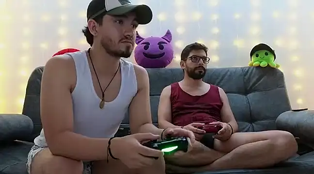 Snapshot of ErickBrant chatting on 02.04.25 ErickBrant online show from 02.04.25