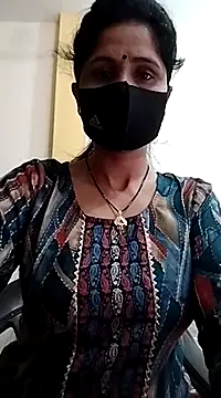 Snapshot of priyancyfun chatting on 02.05.25 priyancyfun online show from 02.05.25