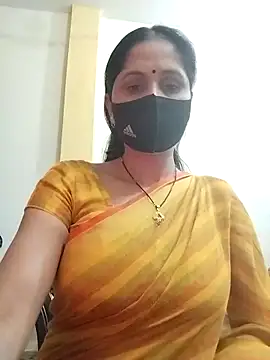 Snapshot of priyancyfun chatting on 02.08.25 priyancyfun online show from 02.08.25