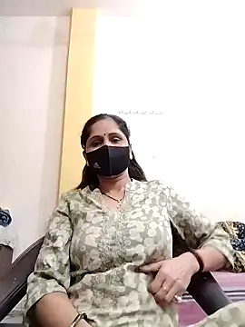 Snapshot of priyancyfun chatting on 02.12.25 priyancyfun online show from 02.12.25