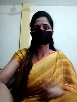 Snapshot of priyancyfun chatting on 02.13.25 priyancyfun online show from 02.13.25