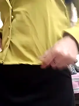 Snapshot of priyancyfun chatting on 02.13.25 priyancyfun online show from 02.13.25