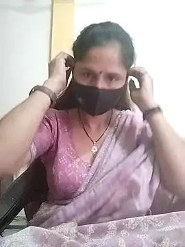 Snapshot of priyancyfun chatting on 02.19.25 priyancyfun online show from 02.19.25