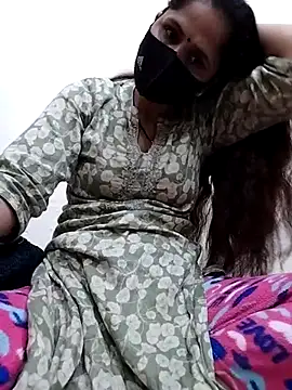 Snapshot of priyancyfun chatting on 02.21.25 priyancyfun online show from 02.21.25