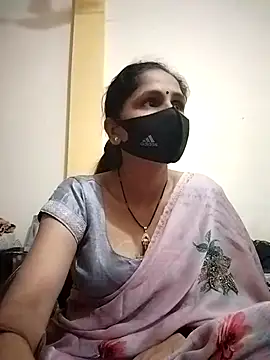 Snapshot of priyancyfun chatting on 02.24.25 priyancyfun online show from 02.24.25