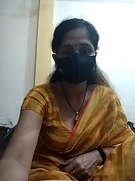 Snapshot of priyancyfun chatting on 02.28.25 priyancyfun online show from 02.28.25