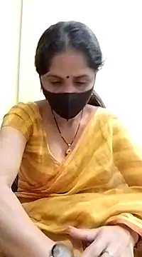 Snapshot of priyancyfun chatting on 03.04.25 priyancyfun online show from 03.04.25