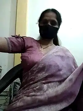 Snapshot of priyancyfun chatting on 03.04.25 priyancyfun online show from 03.04.25