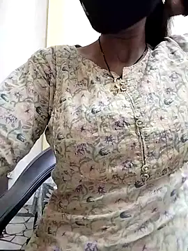 Snapshot of priyancyfun chatting on 03.05.25 priyancyfun online show from 03.05.25