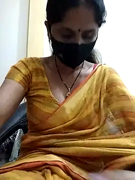 Snapshot of priyancyfun chatting on 03.08.25 priyancyfun online show from 03.08.25