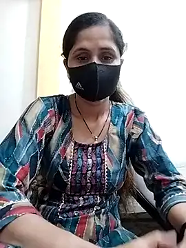 Snapshot of priyancyfun chatting on 03.10.25 priyancyfun online show from 03.10.25