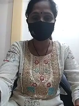 Snapshot of priyancyfun chatting on 03.11.25 priyancyfun online show from 03.11.25