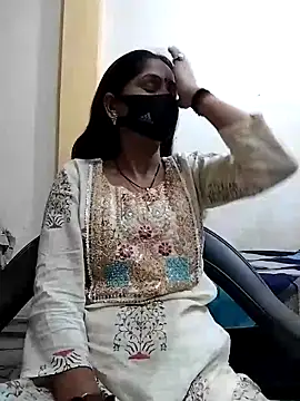 Snapshot of priyancyfun chatting on 03.11.25 priyancyfun online show from 03.11.25