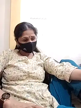 Snapshot of priyancyfun chatting on 03.13.25 priyancyfun online show from 03.13.25