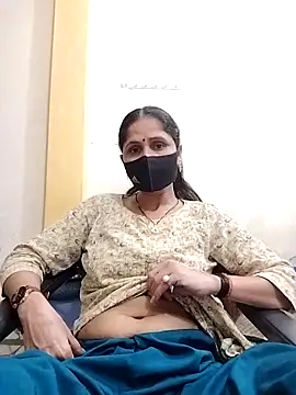 Snapshot of priyancyfun chatting on 03.13.25 priyancyfun online show from 03.13.25