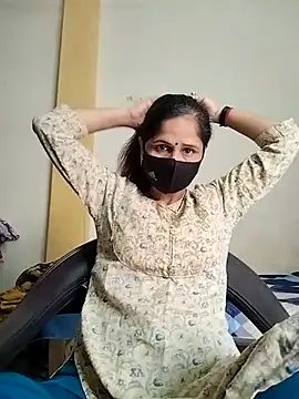 Snapshot of priyancyfun chatting on 03.17.25 priyancyfun online show from 03.17.25