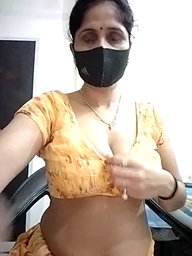 Snapshot of priyancyfun chatting on 10.28.25 priyancyfun online show from 10.28.25