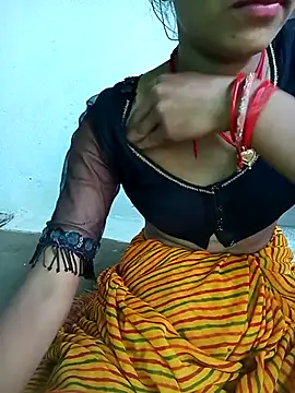 Snapshot of Amaya_Bajwa chatting on 02.28.25 Amaya Bajwa online show from 02.28.25