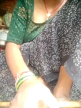 Snapshot of Amaya_Bajwa chatting on 10.01.25 Amaya Bajwa online show from 10.01.25