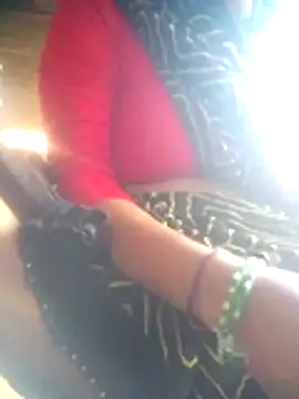 Snapshot of Amaya_Bajwa chatting on 11.05.25 Amaya Bajwa online show from 11.05.25