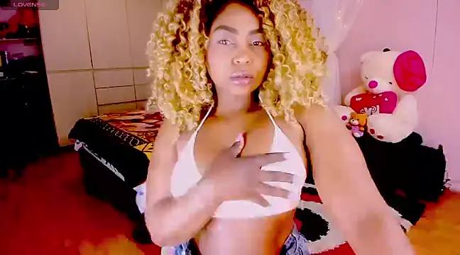 Snapshot of Aliana_Ross chatting on 03.07.25 Aliana Ross online show from 03.07.25