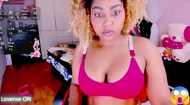 Snapshot of Aliana_Ross chatting on 03.10.25 Aliana Ross online show from 03.10.25