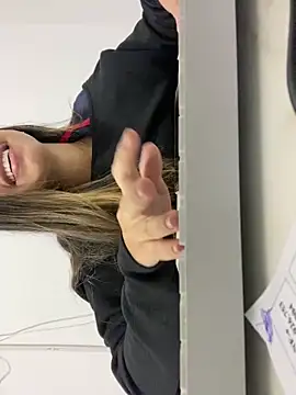 Snapshot of LuizaDiaz chatting on 02.07.25 LuizaDiaz online show from 02.07.25
